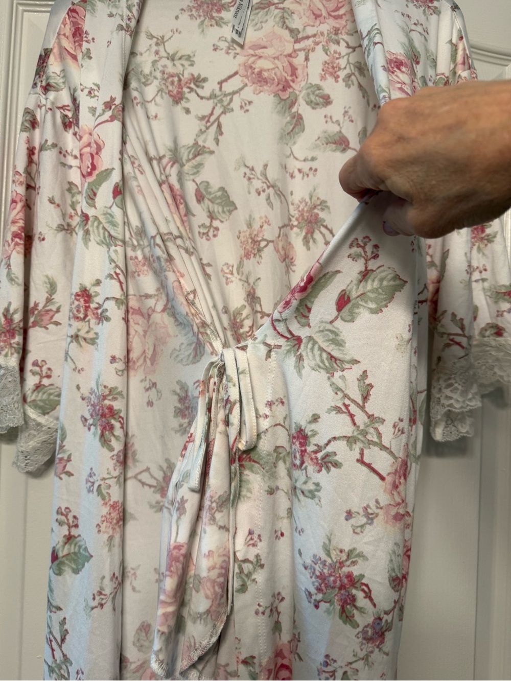 Flora Nikrooz Floral Wrap Robe Small Lace Trim Pockets Romantic Cottagecore - Picture 4 of 9
